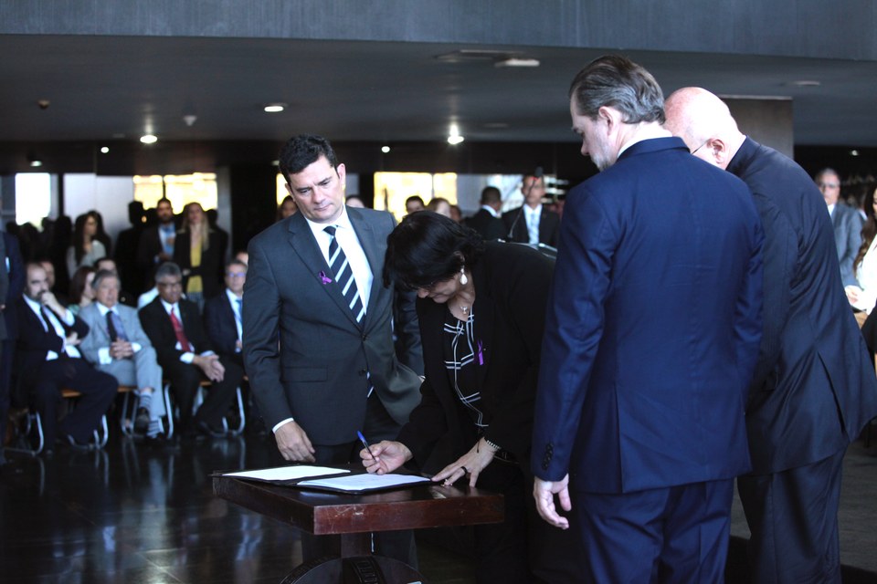Governo Federal cria pacto pelo fim da violência doméstica Governo Federal cria pacto pelo fim da violência doméstica